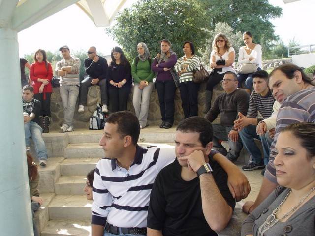 אנשים על טריבונות