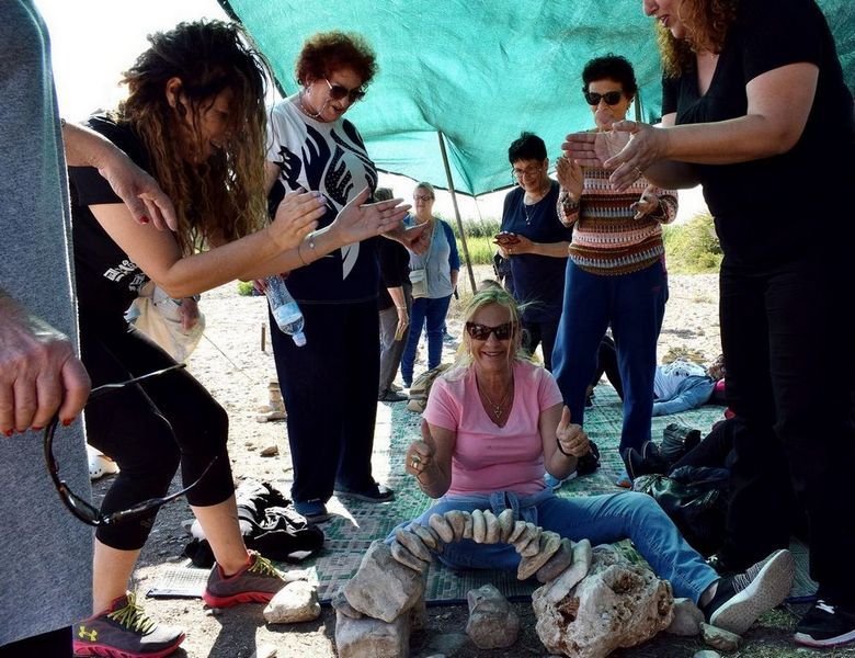 מחלקת תרבות ופנאי של עיריית בת ים בסדנת איזון אבנים